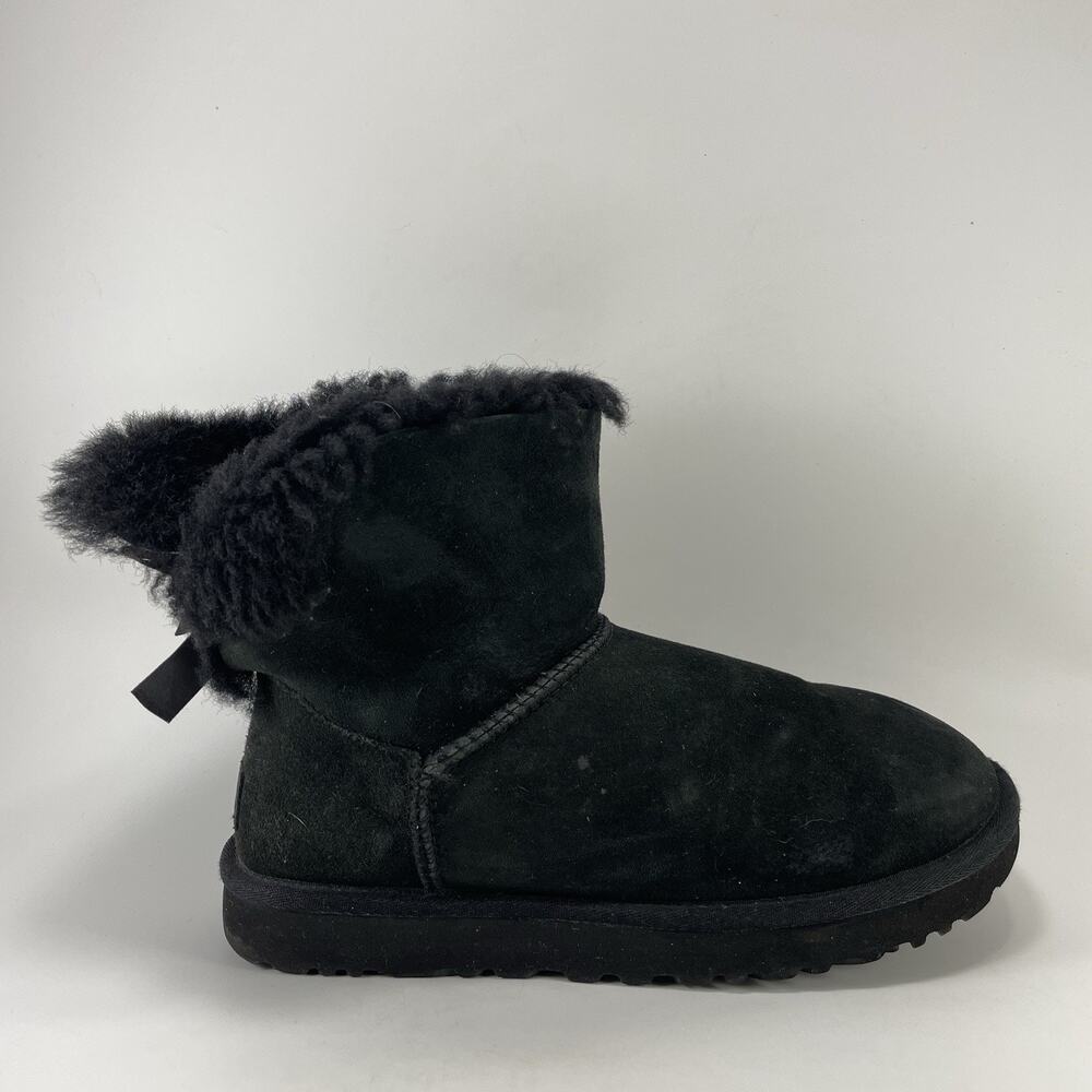 UGG Mini Bailey Bow II Womens Size 8 Shearling Fur Lined Warm Pull On Boots